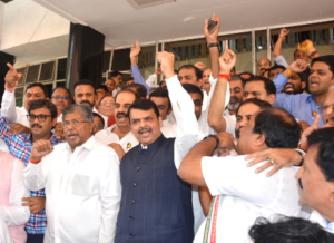 विरोधकांचा-विधानसभेत-सभात्याग